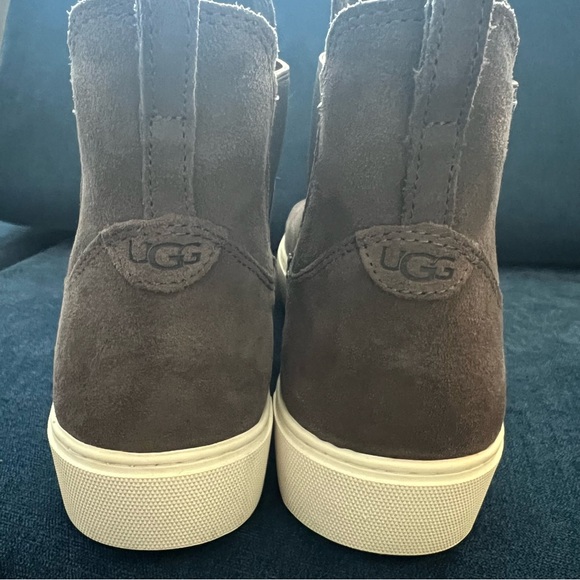 UGG Cute Grey Women's Size 8.5M MAUNA Slip on Sneaker Boot Thunder Cloud - Picture 4 of 8